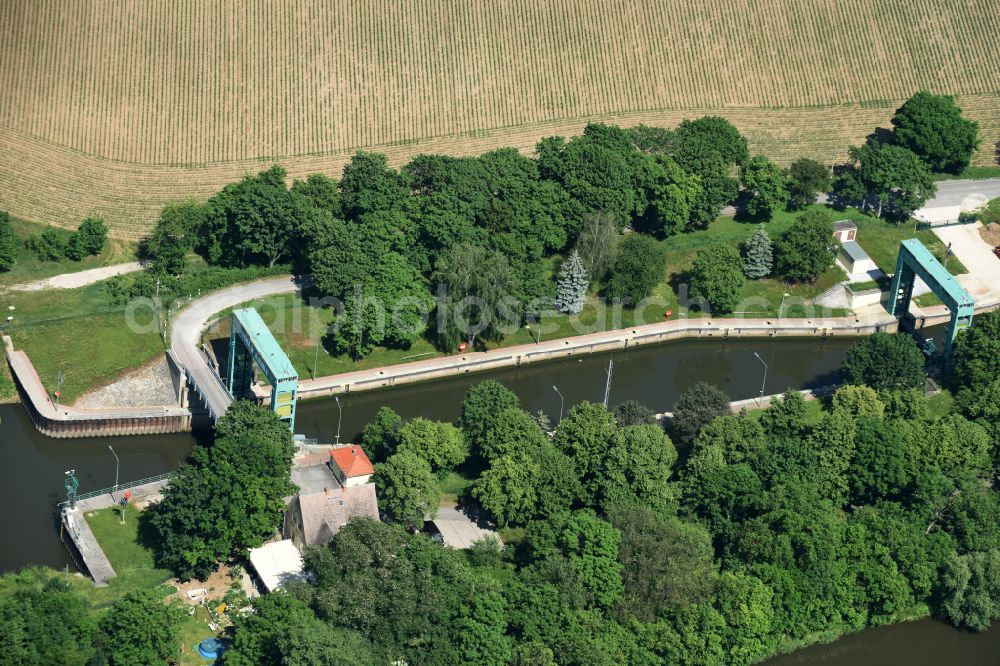 Könnern from the bird's eye view: Locks - plants Schleuse Alsleben on the banks of the waterway of the of the river Saale on street Pregelmuehle in Koennern in the state Saxony-Anhalt, Germany