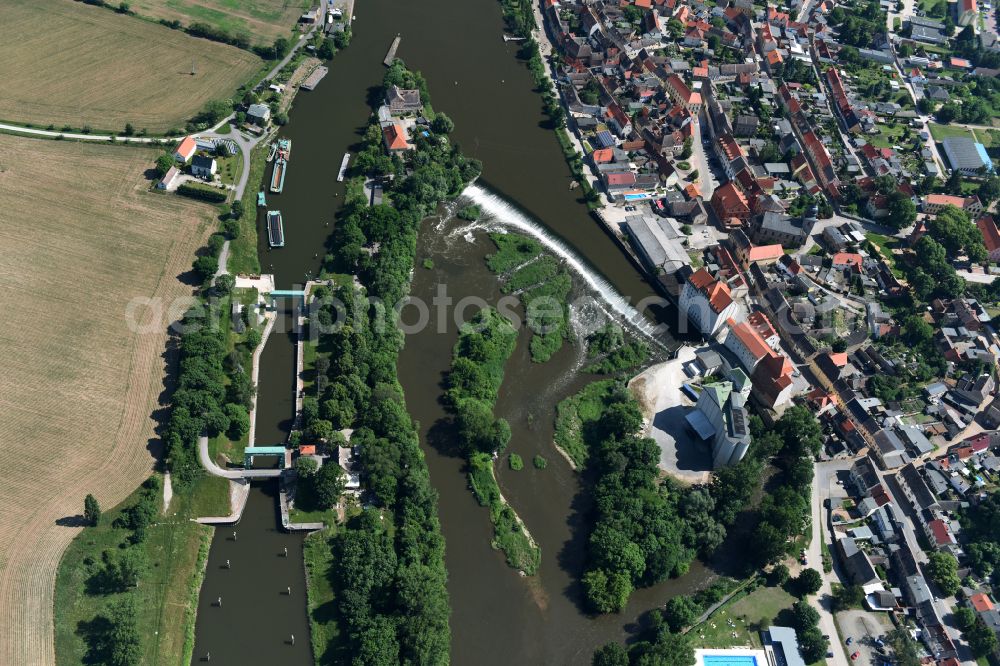 Könnern from the bird's eye view: Locks - plants Schleuse Alsleben on the banks of the waterway of the of the river Saale on street Pregelmuehle in Koennern in the state Saxony-Anhalt, Germany