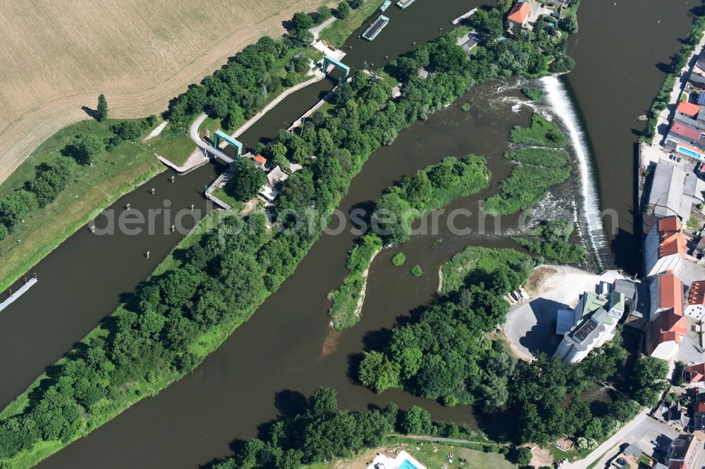 Aerial image Könnern - Locks - plants Schleuse Alsleben on the banks of the waterway of the of the river Saale on street Pregelmuehle in Koennern in the state Saxony-Anhalt, Germany