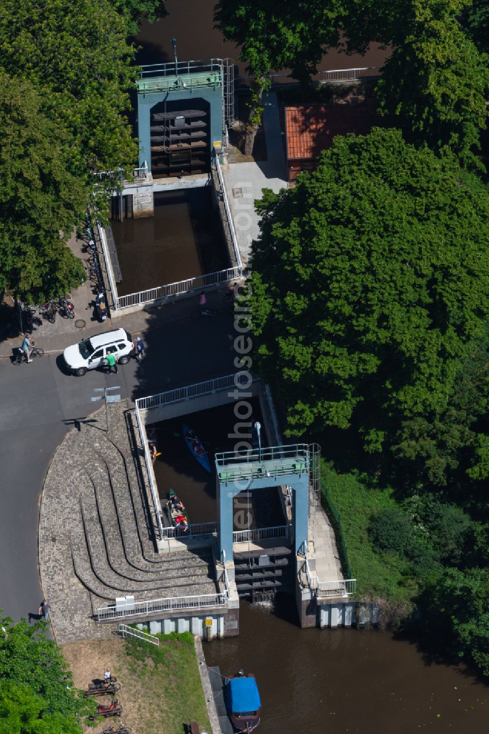 Aerial photograph Bremen - Locks - plants on the banks of the waterway of the in Bremen, Germany