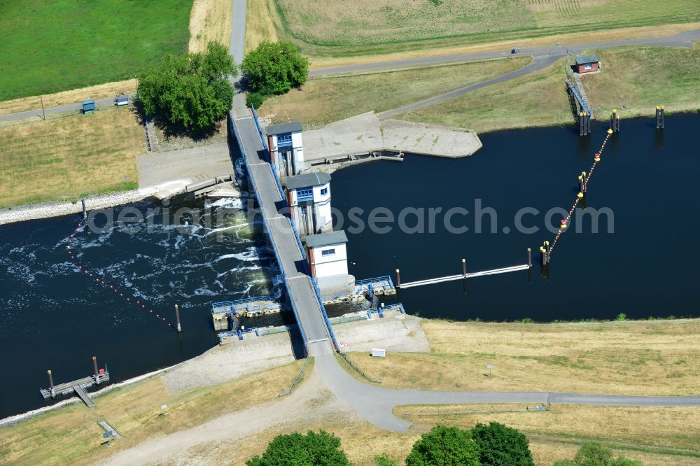 Aerial photograph Gnevsdorf - Locks - plants on the banks of the waterway Gnevsdorfer Vorfluter in Gnevsdorf in the state Brandenburg