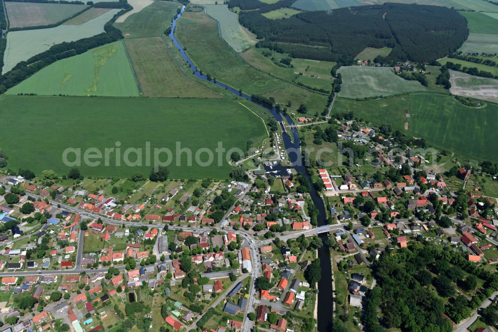 Eldena from above - Locks - plants on the banks of the waterway of the MEW Mueritz-Elde-Wasserstrasse in Eldena in the state Mecklenburg - Western Pomerania, Germany