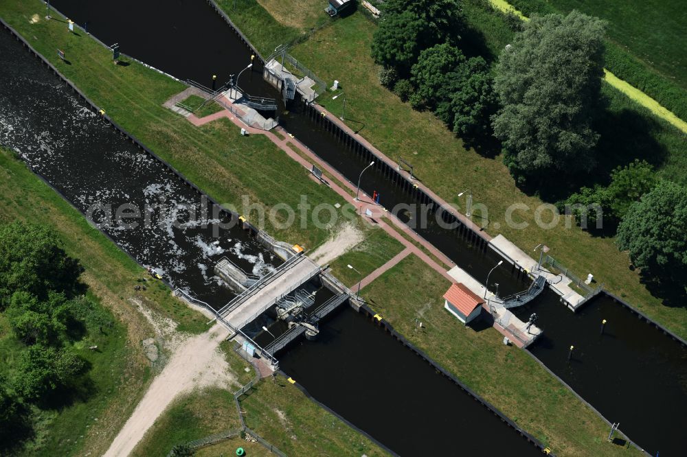 Eldena from the bird's eye view: Locks - plants on the banks of the waterway of the MEW Mueritz-Elde-Wasserstrasse in Eldena in the state Mecklenburg - Western Pomerania, Germany