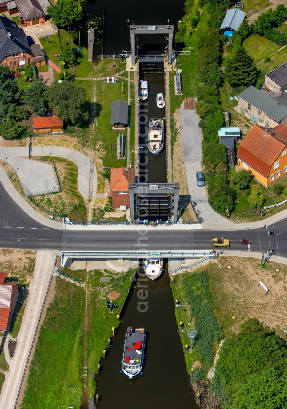 Mirow from the bird's eye view: Sluices on the banks of the Mueritz-Havel waterway in Mirow in Mecklenburg-Vorpommern