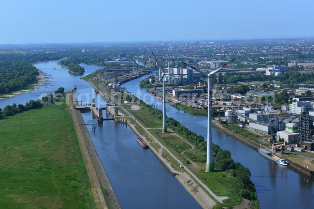 Aerial photograph Magdeburg - Locks - plants on the banks of the waterway of the Abstiegskanal Rothensee in Magdeburg in the state Saxony-Anhalt