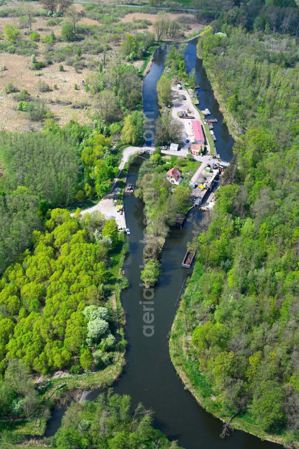 Tarmow from above - Locks - plants on the banks of the waterway of the Alter Rhin in Tarmow in the state Brandenburg, Germany