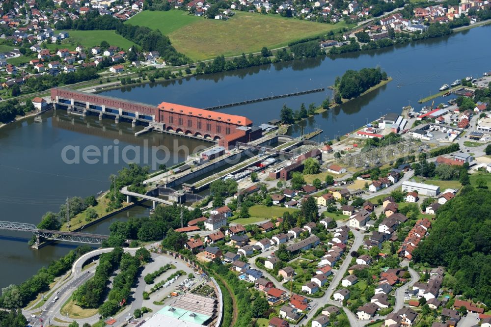 Passau from the bird's eye view: Locks - plants on the banks of the waterway of the Danube in the district Maierhof in Passau in the state Bavaria, Germany