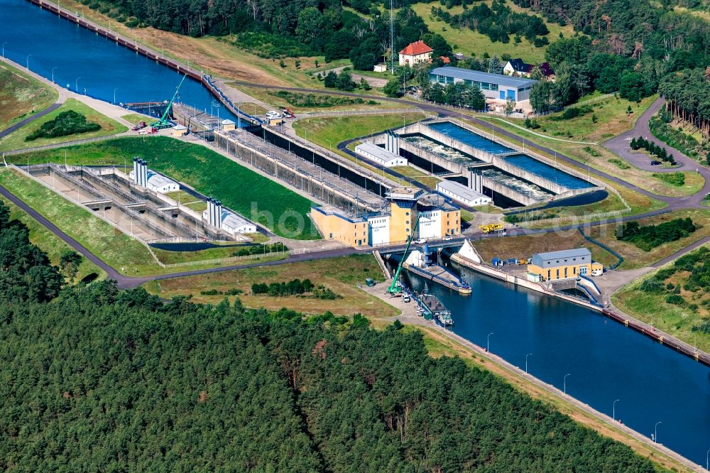 Aerial photograph Hohenwarthe - Locks - plants on the banks of the waterway of the Elbe-Havel-Kanal in Hohenwarthe in the state Saxony-Anhalt, Germany