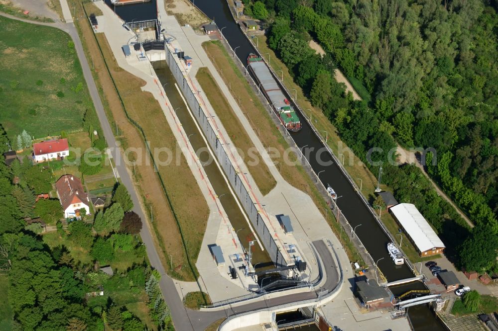 Wusterwitz from the bird's eye view: Locks - plants on the banks of the waterway of the Elbe-Havel-Kanales in Wusterwitz in the state Brandenburg