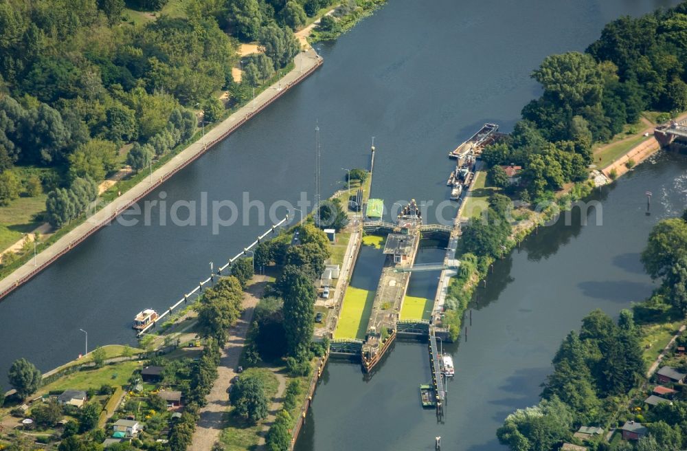 Aerial image Berlin - Locks - plants on the banks of the waterway of the river Spree in district Charlottenburg in Berlin