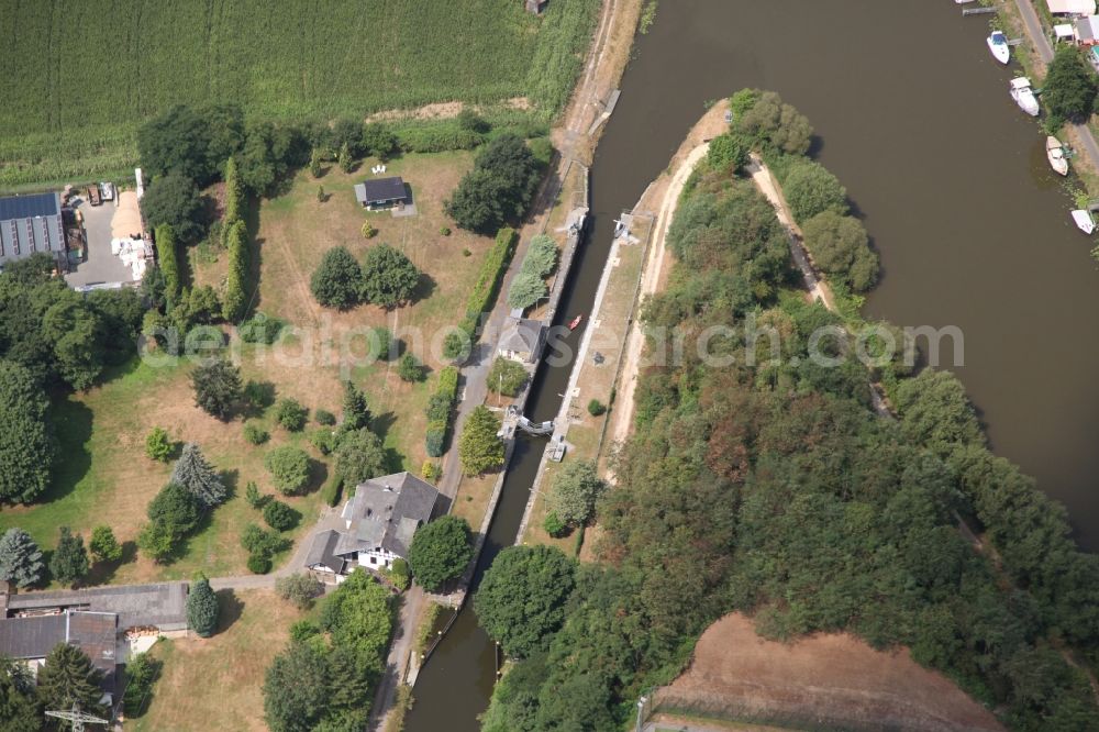 Bad Ems from the bird's eye view: Locks - plants on the banks of the waterway of the Lahn in the district Maaracker in Bad Ems in the state Rhineland-Palatinate, Germany