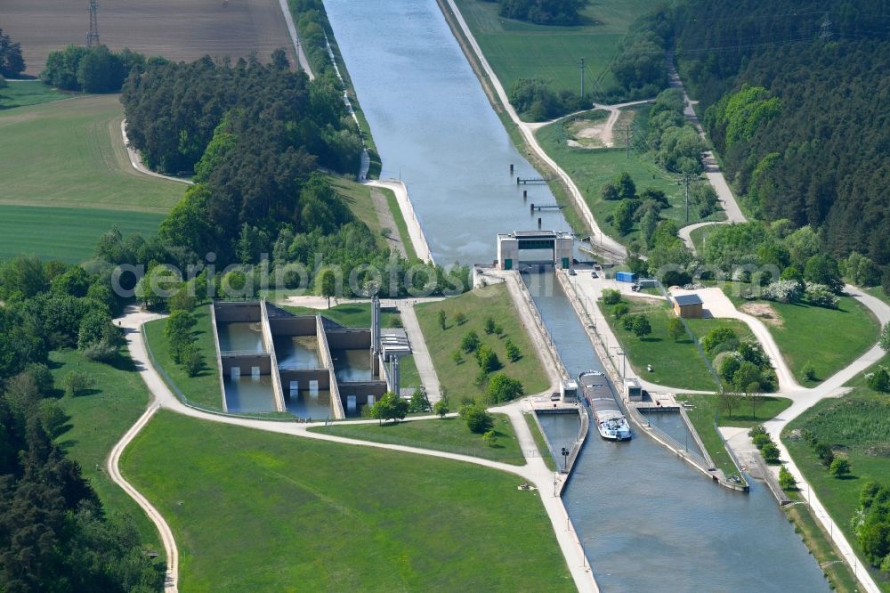 Aerial photograph Hilpoltstein - Locks - plants on the banks of the waterway of the Main-Donau-Kanal in Hilpoltstein in the state Bavaria, Germany