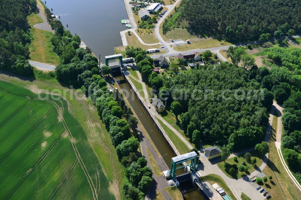 Aerial image Niegripp - Locks - plants on the banks of the waterway in Niegripp in the state Saxony-Anhalt