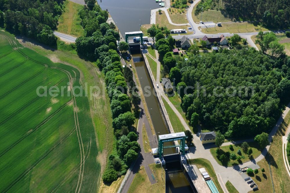 Aerial photograph Niegripp - Locks - plants on the banks of the waterway in Niegripp in the state Saxony-Anhalt