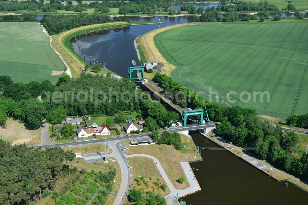 Aerial image Niegripp - Locks - plants on the banks of the waterway in Niegripp in the state Saxony-Anhalt