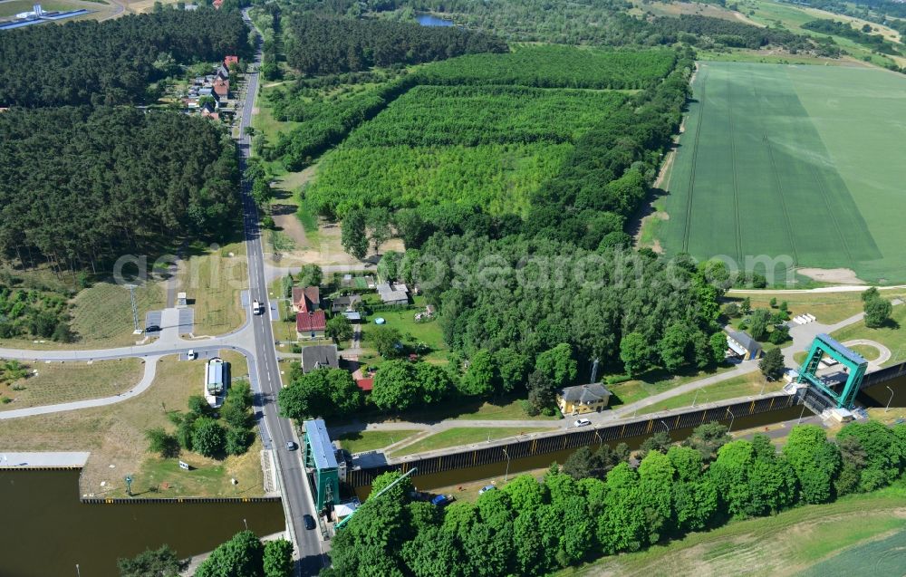 Niegripp from the bird's eye view: Locks - plants on the banks of the waterway in Niegripp in the state Saxony-Anhalt