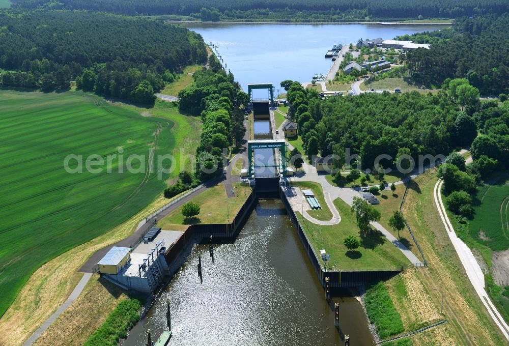 Aerial image Niegripp - Locks - plants on the banks of the waterway in Niegripp in the state Saxony-Anhalt