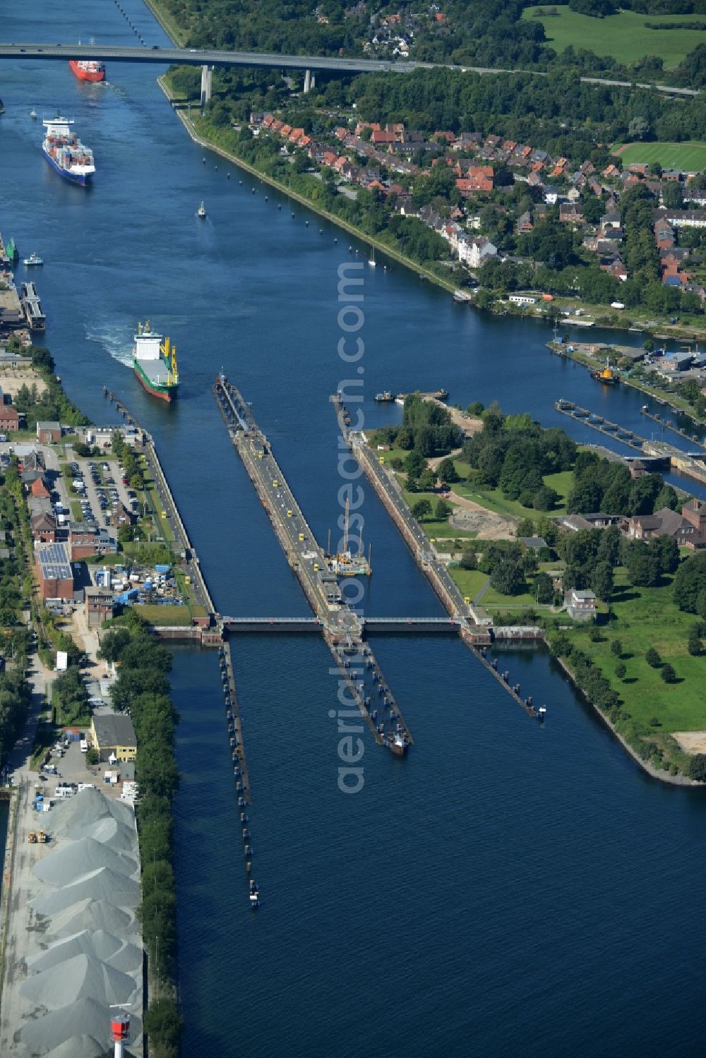 Kiel from above - Locks - plants on the banks of the waterway of the Nord-Ostsee-Kanal in Kiel in the state Schleswig-Holstein