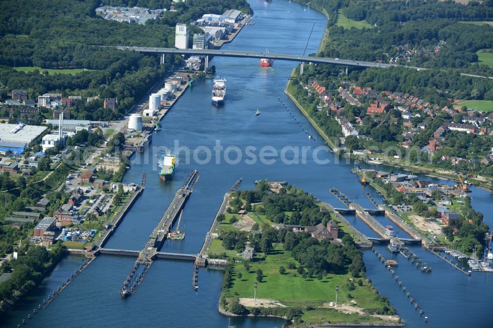 Aerial image Kiel - Locks - plants on the banks of the waterway of the Nord-Ostsee-Kanal in Kiel in the state Schleswig-Holstein