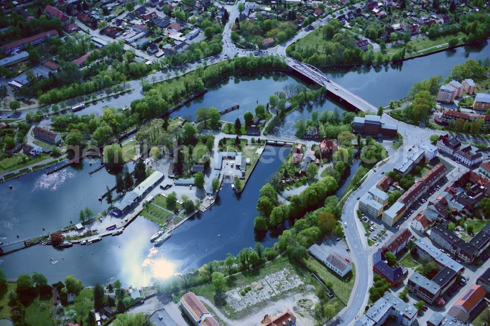 Fürstenwalde/Spree from above - Locks - plants on the banks of the waterway Spree in Fuerstenwalde/Spree in the state Brandenburg