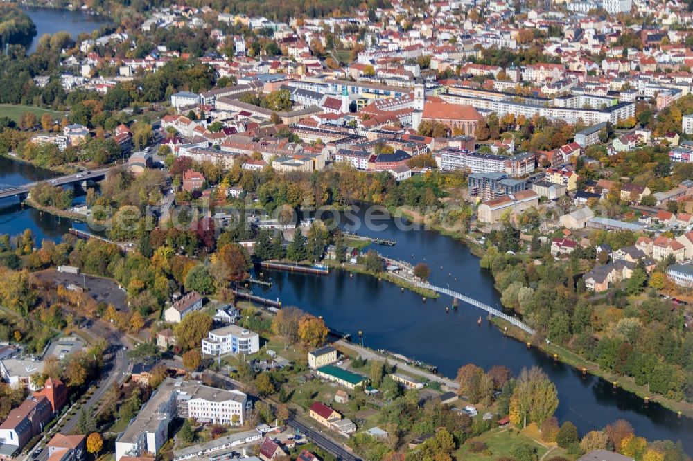 Aerial photograph Fürstenwalde/Spree - Locks - plants on the banks of the waterway of the Spree in Fuerstenwalde/Spree in the state Brandenburg, Germany