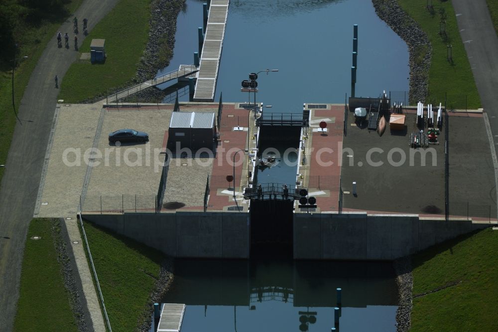 Aerial image Markkleeberg - Schleusenanlagen - Canoeing Park lock on the banks of the waterway of the connecting channel Auenhainer bay of Lake Markkleeberg and Lake Stoermthal in Markkleeberg in Saxony