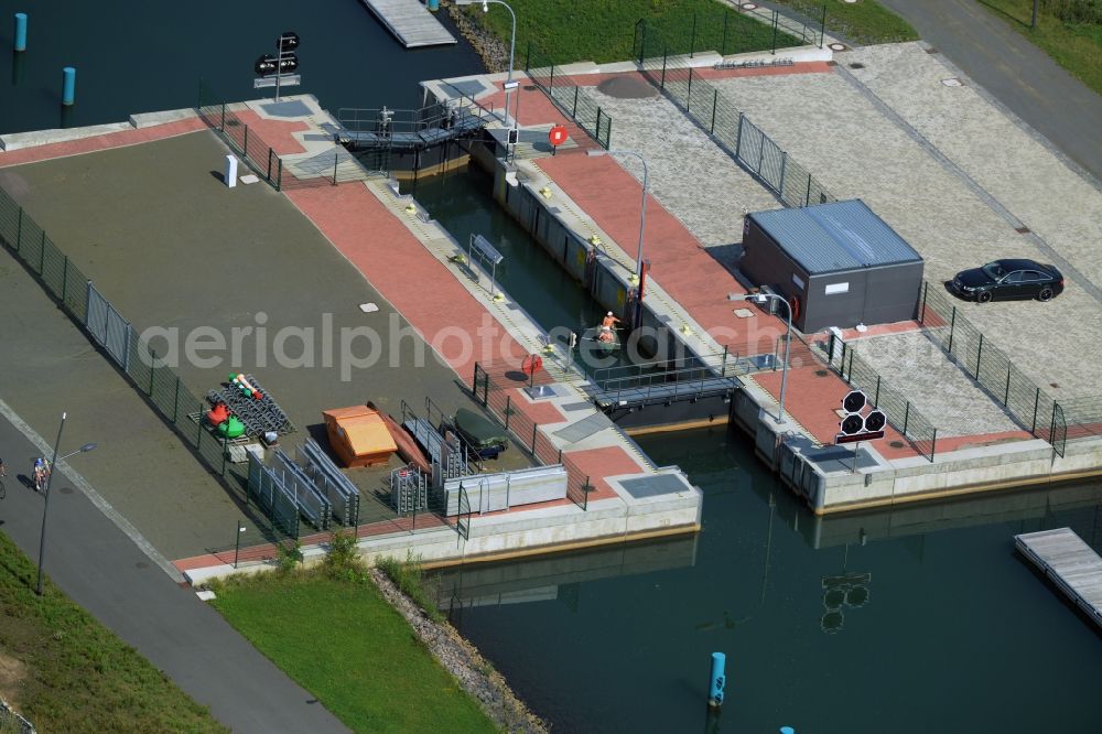 Markkleeberg from the bird's eye view: Schleusenanlagen - Canoeing Park lock on the banks of the waterway of the connecting channel Auenhainer bay of Lake Markkleeberg and Lake Stoermthal in Markkleeberg in Saxony