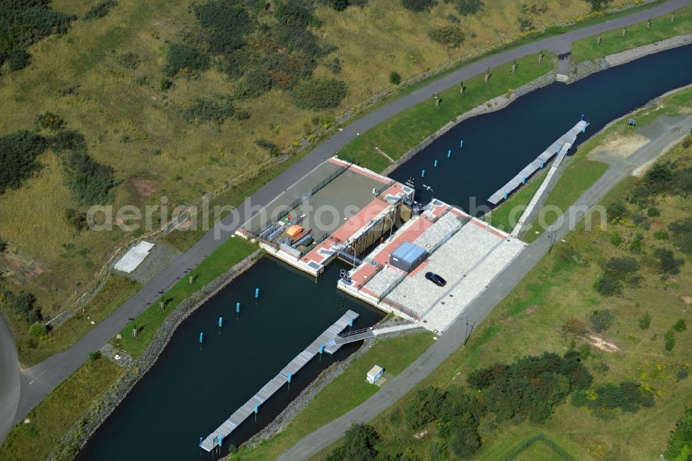 Aerial image Markkleeberg - Schleusenanlagen - Canoeing Park lock on the banks of the waterway of the connecting channel Auenhainer bay of Lake Markkleeberg and Lake Stoermthal in Markkleeberg in Saxony