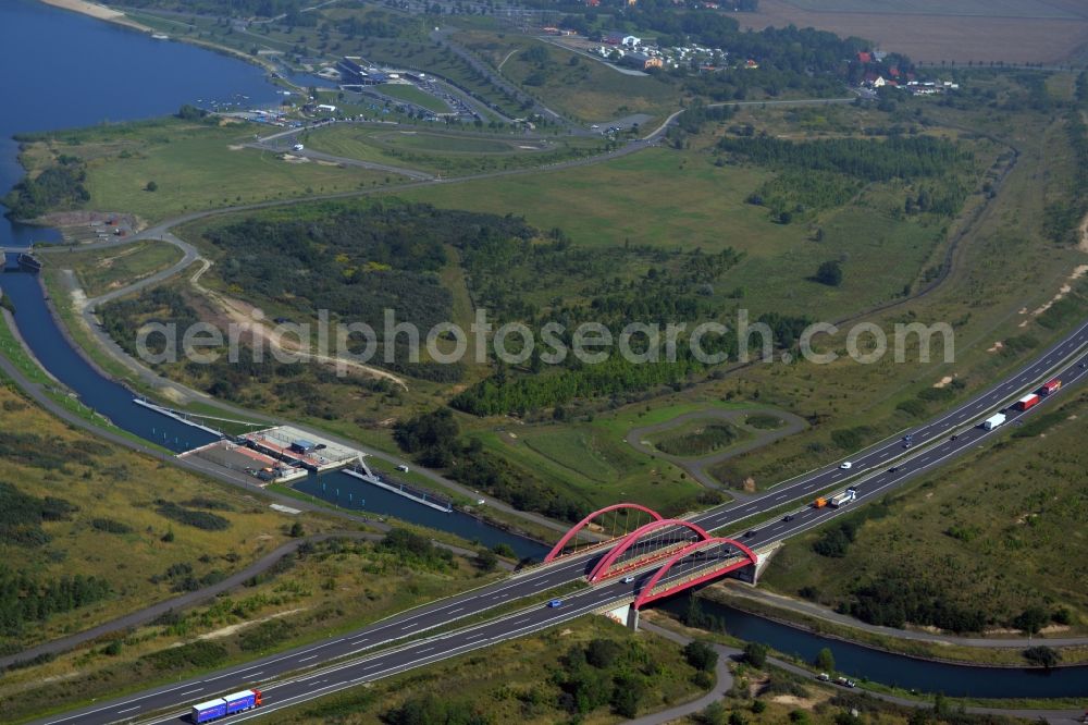 Markkleeberg from the bird's eye view: Schleusenanlagen - Canoeing Park lock on the banks of the waterway of the connecting channel Auenhainer bay of Lake Markkleeberg and Lake Stoermthal in Markkleeberg in Saxony