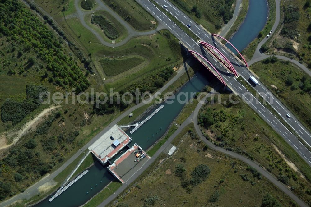 Markkleeberg from above - Schleusenanlagen - Canoeing Park lock on the banks of the waterway of the connecting channel Auenhainer bay of Lake Markkleeberg and Lake Stoermthal in Markkleeberg in Saxony