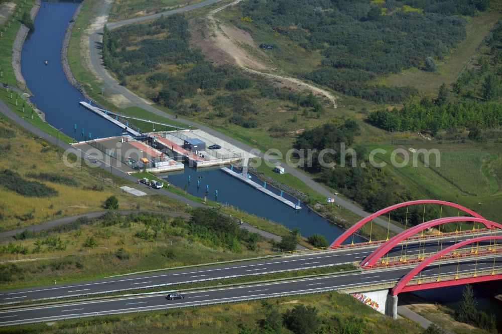 Aerial image Markkleeberg - Locks - plants on the banks of the waterway of the Verbindungskanal Auenhainer Bucht - Stoermthaler See in Markkleeberg in the state Saxony