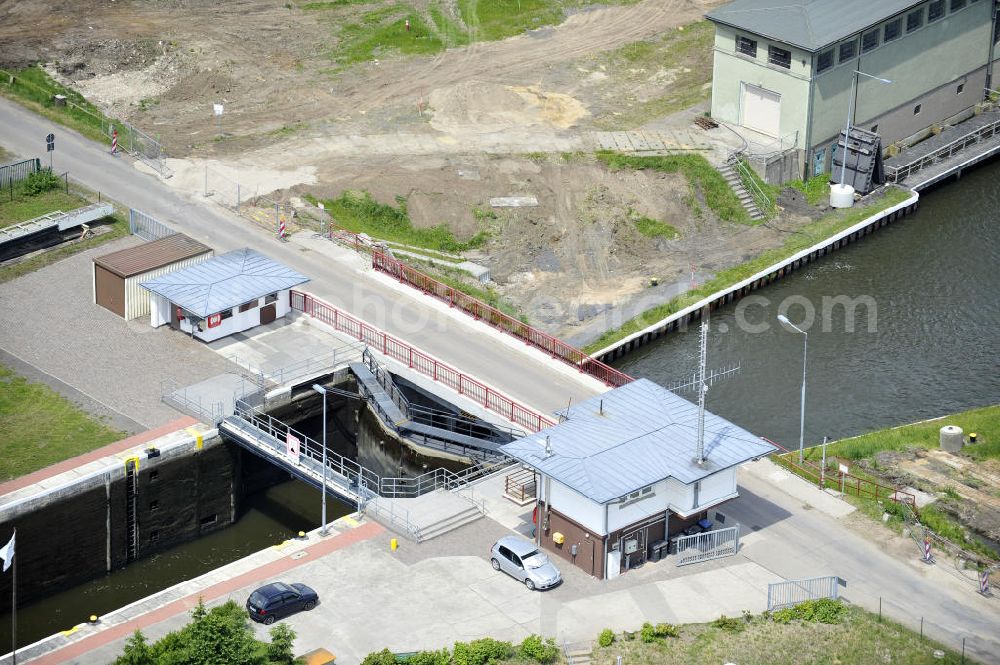 Zerben from above - Blick auf die Schleusenbrücke Zerben B08. Die Brücke überführt den Elbe-Havel-Kanal bei km 345,575. Ein Projekt des WSV: Wasserstraßen-Neubauamt Magdeburg, 39106 Magdeburg, Tel. +49(0)391 535-0, email: wna-magdeburg@wsv.bund.de Bridge at the lock / sluice in Zerben over the Elbe-Havel-Canal.