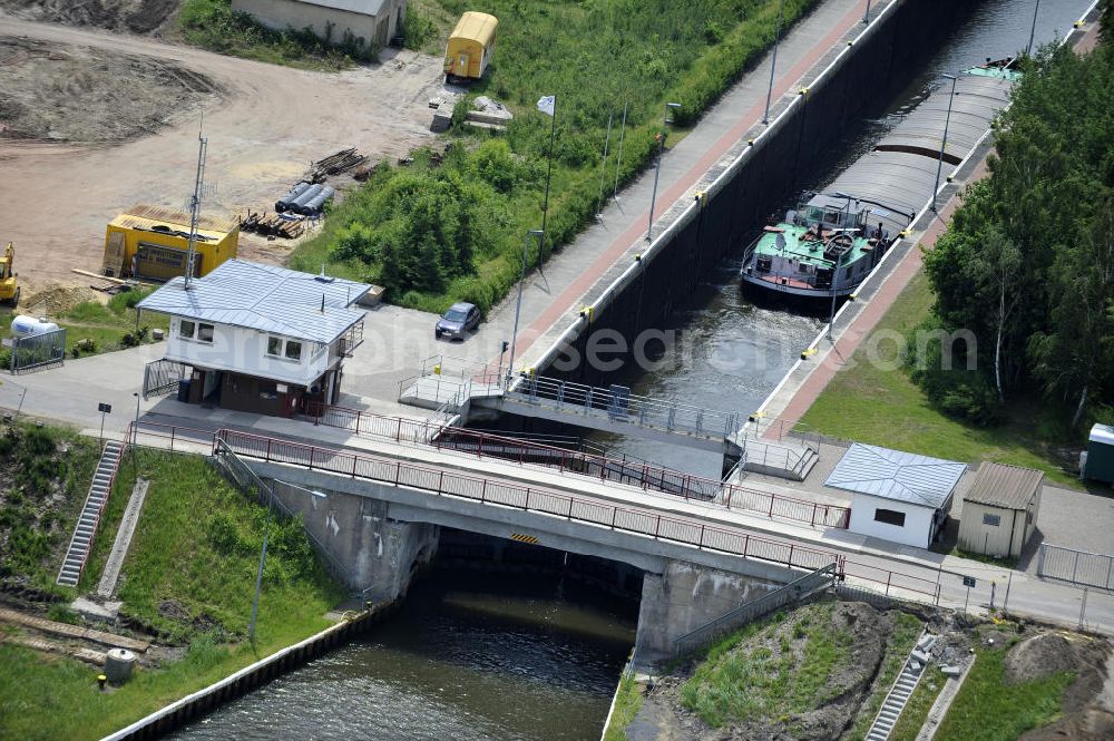 Zerben from above - Blick auf die Schleusenbrücke Zerben B08. Die Brücke überführt den Elbe-Havel-Kanal bei km 345,575. Ein Projekt des WSV: Wasserstraßen-Neubauamt Magdeburg, 39106 Magdeburg, Tel. +49(0)391 535-0, email: wna-magdeburg@wsv.bund.de Bridge at the lock / sluice in Zerben over the Elbe-Havel-Canal.