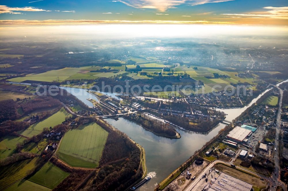 Aerial photograph Waltrop - Waltrop Lock Park with New Ship's Hoist and Economy Lock and Historic Henrichenburg Ship's Hoist on the Rhine-Herne Canal in Waltrop in the German state of North Rhine-Westphalia