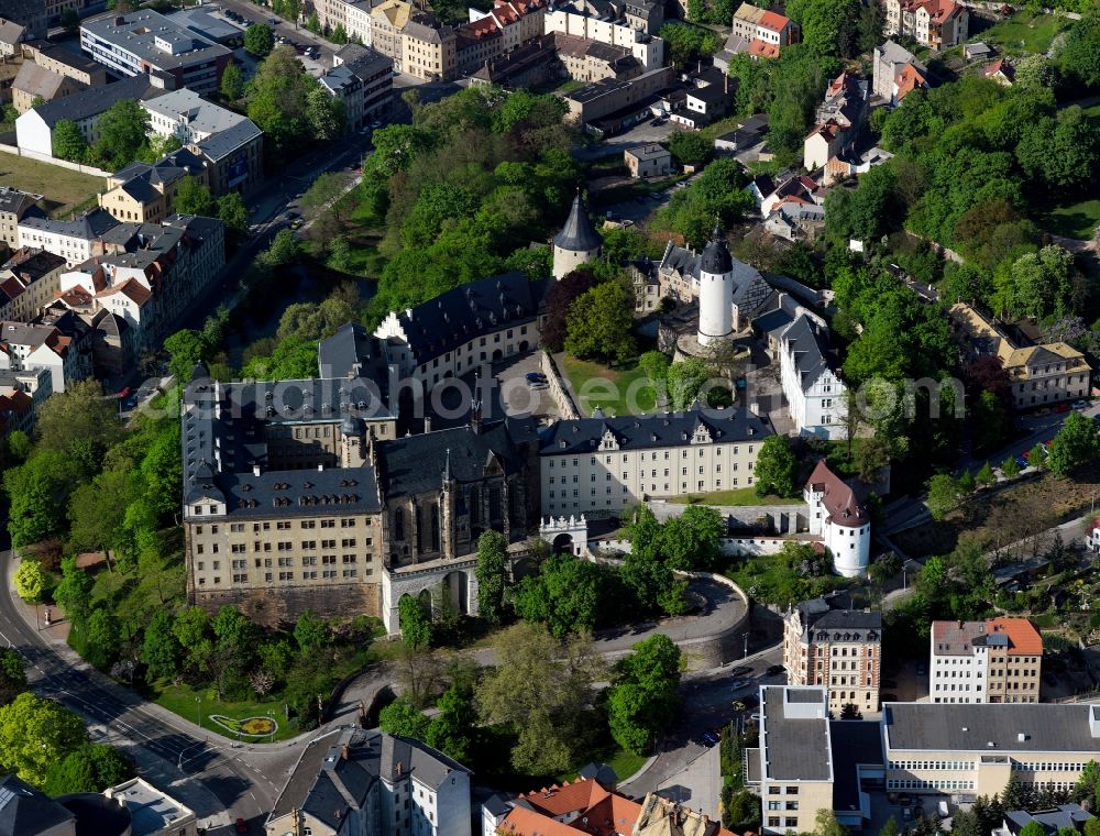 Altenburg from the bird's eye view: View of the castle of Altenburg, a former residence of the Dukes of Saxe-Altenburg. It is located in the center of Altenburg in Thuringia and the castle houses and Playing Cards Museum