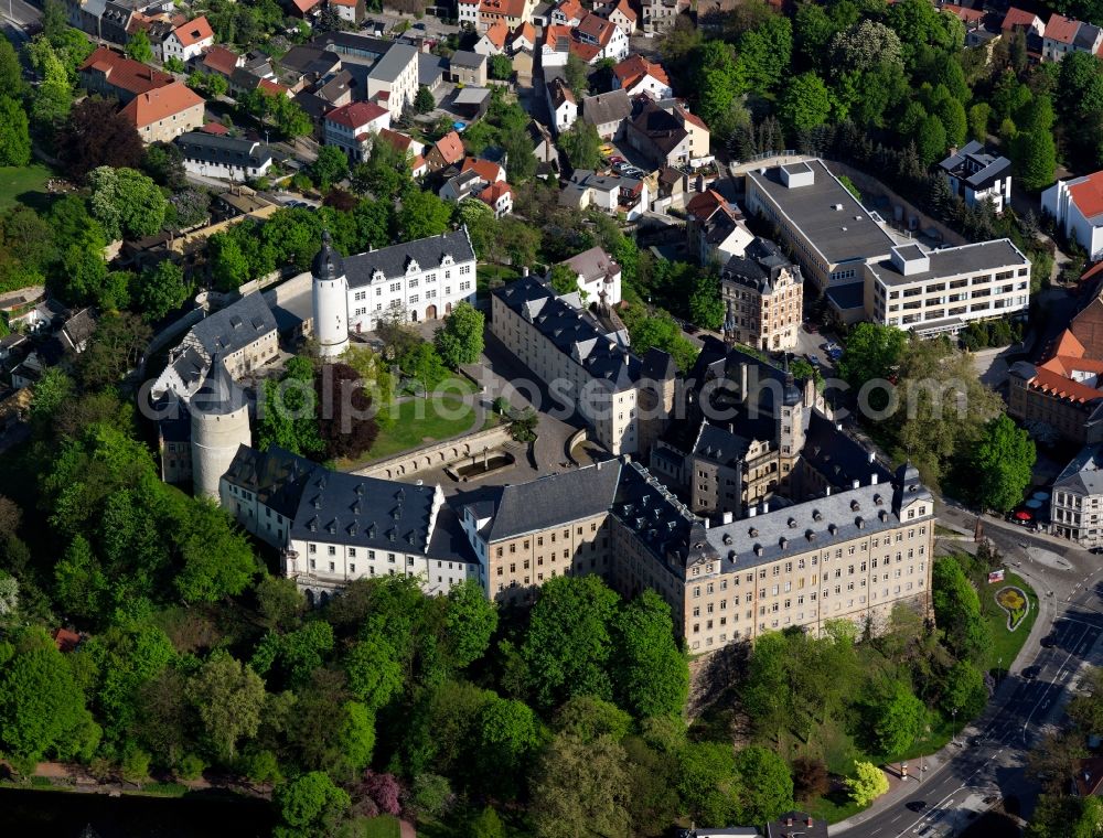 Aerial photograph Altenburg - View of the castle of Altenburg, a former residence of the Dukes of Saxe-Altenburg. It is located in the center of Altenburg in Thuringia and the castle houses and Playing Cards Museum