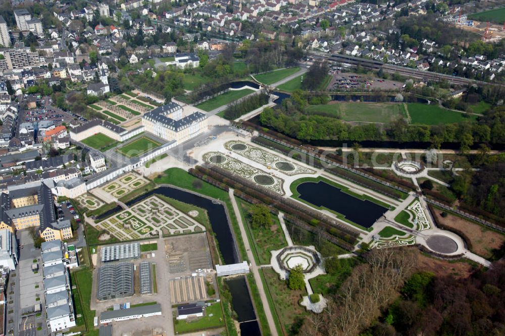 Brühl from the bird's eye view: Blick auf das Schloss Augustusburg in Brühl in Nordrhein-Westfalen. Die Schlossanlage wurde 1725 auf den Ruinen eines mittelalterlichen Wasserschlosses errichtet. View to the castle Augustusburg in Brühl in North-Rhine Westphalia. The castle arrangement was built in 1725 at the foundations of an old water castle.