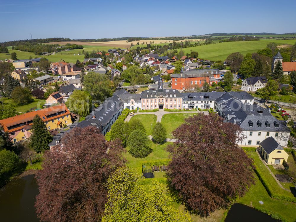 Aerial photograph Großharthau - Building complex in the park of the castle Barock- and Schlosspark on street Rittergut in Grossharthau in the state Saxony, Germany