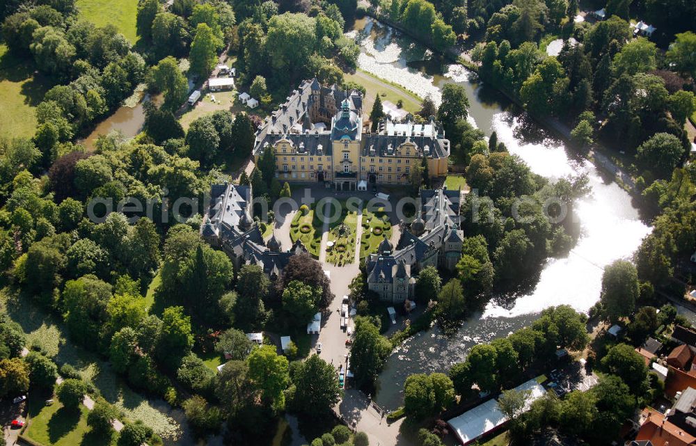 Aerial photograph BÜCKEBURG - Blick auf das Schloss Bückeburg in Niedersachsen. View of the Bückeburg castle in Lower Saxony.