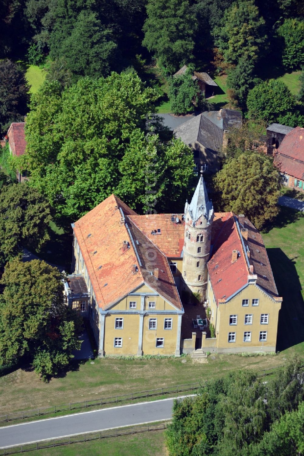 Aerial photograph Beesdau - Castle Beesdau at Beesdau in Brandenburg