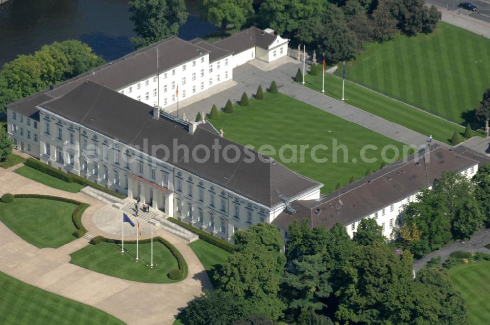 Aerial photograph Berlin - Schloß Bellevue (Amtssitz des Bundespräsidenten) im Berliner Tiergarten