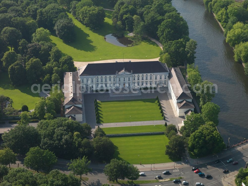 Berlin from the bird's eye view: Castle Bellvue Berlin Tiergarten