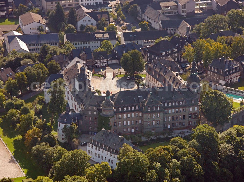 Aerial photograph Bad Berleburg - Blick auf das Schloss Berleburg und die Orangerie. Das Schloss ist heute im Besitz der Familie Sayn-Wittgenstein-Berleburg und wird als Museum genutzt. View of the Castle Berleburg and the Orangerie. The castle is now owned by the family Sayn-Wittgenstein-Berleburg and is used as a museum.