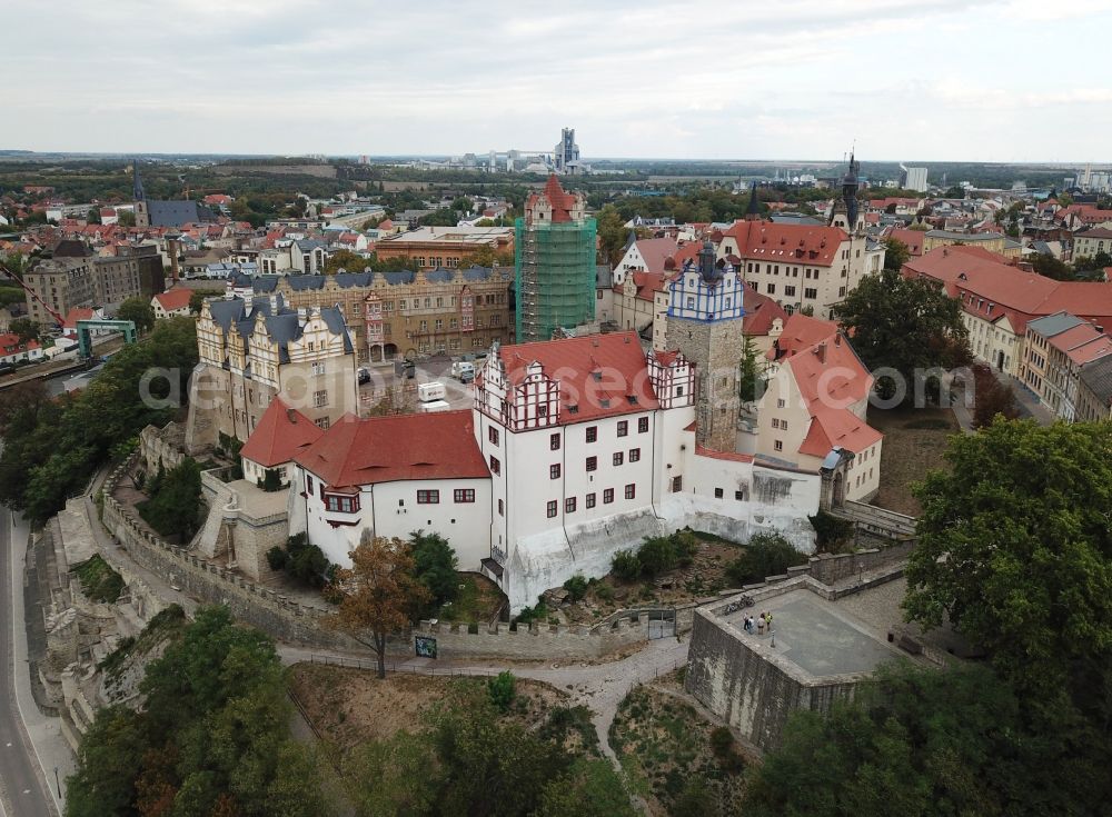 Aerial photograph Bernburg (Saale) - Castle Schloss Bernburg on Schlossstrasse in Bernburg (Saale) in the state Saxony-Anhalt, Germany