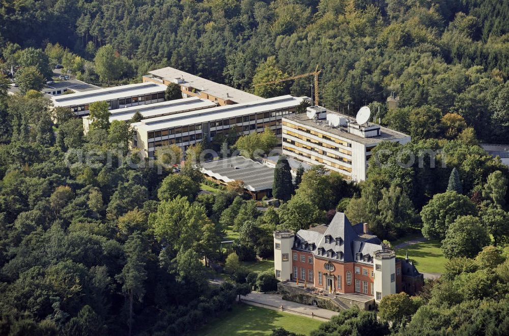 Sankt Augustin from above - Blick auf das Schloss Birlinghoven und das Institutszentrum der Fraunhofer-Gesellschaft. Das Fraunhofer-Institutszentrum Schloss Birlinghoven IZB ist eines der großen Informatik-Forschungszentren in Deutschland. View of Castle Birlinghoven and the Institute Centre of the Fraunhofer Society. The Fraunhofer Institute Center Castle Birlinghoven IZB is one of the major computer science research centers in Germany.