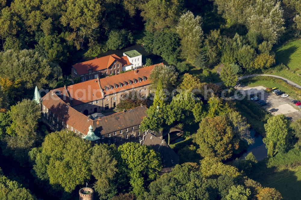 Aerial photograph Castrop-Rauxel - Castrop Rauxel castle Bladenhorst, castle surrounded by moats