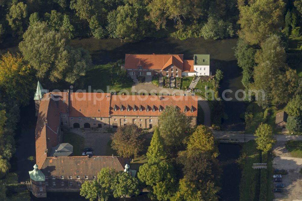 Castrop-Rauxel from the bird's eye view: Castrop Rauxel castle Bladenhorst, castle surrounded by moats