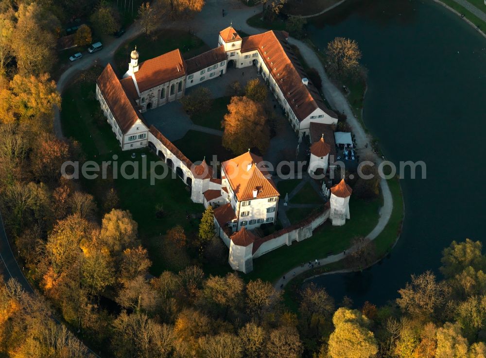 Aerial photograph München - Blutenburg Castle in Munich in the state of Bavaria. The former hunting castle is located in the Western city part of Obermenzing. Today it contains the International Youth Library and various museums. THe courtyard is enclosed by several towers