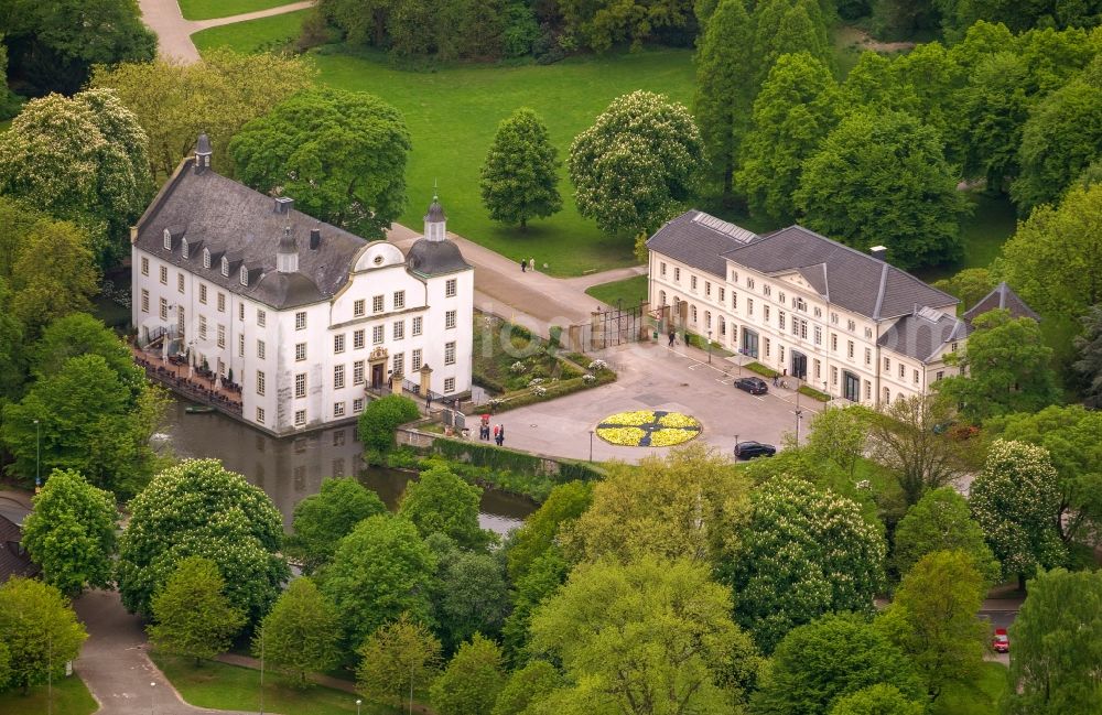 Aerial photograph Essen OT Borbeck - View of the Castle Borbeck in Essen in the state of North Rhine-Westphalia