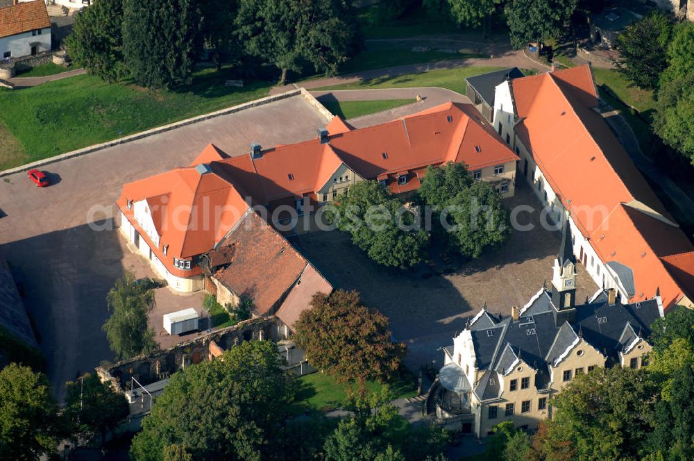 FREITAL from the bird's eye view: Blick auf das Schloss Burgk und das Heimatmuseum. Freital ist eine Große Kreisstadt in Sachsen und die zweitgrößte Stadt im Landkreis Sächsische Schweiz-Osterzgebirge. Sie entstand am 1. Oktober 1921 durch den Zusammenschluss der Orte Deuben, Döhlen und Potschappel, 1922 kam Zauckerode dazu. Geprägt wurde die Stadt vom Steinkohlenbergbau und der Stahlindustrie („Tal der Arbeit“). Kontakt: Städtische Sammlungen Freital auf Schloss Burgk, Altburgk 61, 01705 Freital, Tel. +49 (0)351 649 15 62, Fax +49 (0)351 641 83 10, e-mail: museum@freital.de